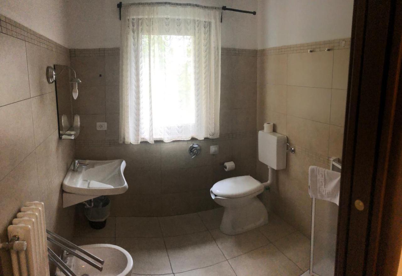 Albergo Bertocchi Collagna Exteriör bild