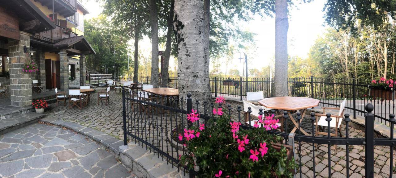 Albergo Bertocchi Collagna Exteriör bild