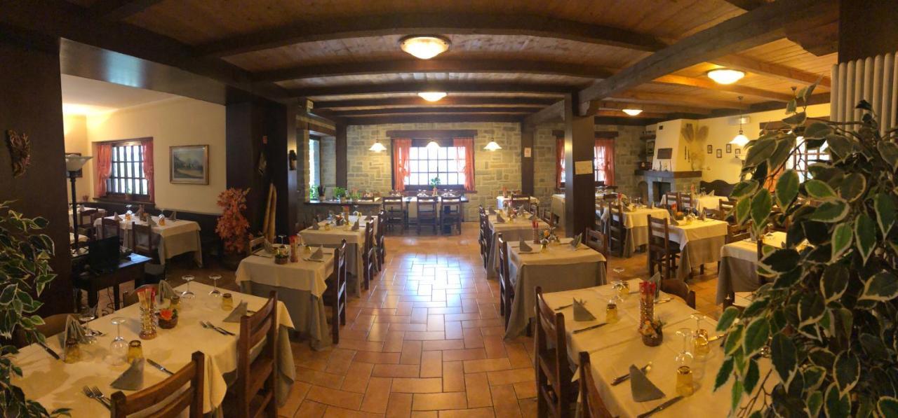 Albergo Bertocchi Collagna Exteriör bild