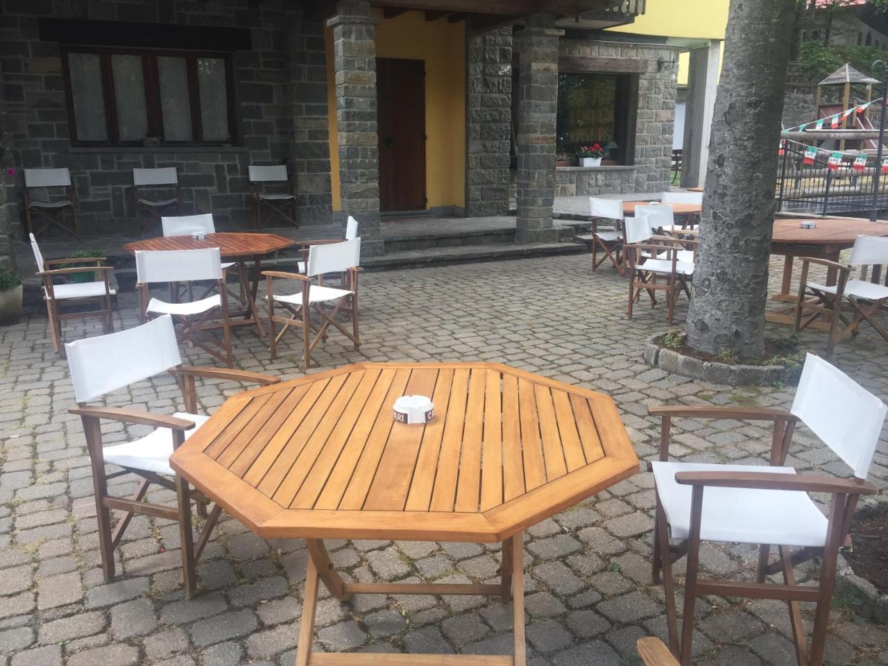 Albergo Bertocchi Collagna Exteriör bild